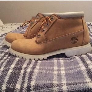 Timberland boots 8.5 medium